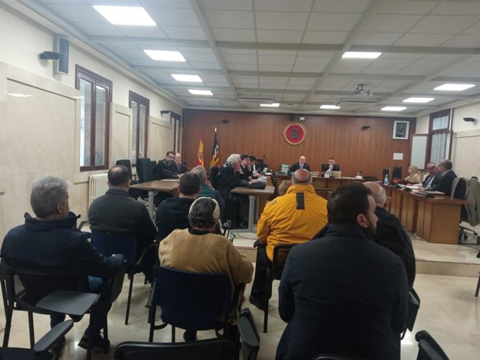 Los acusados, durante el juicio.