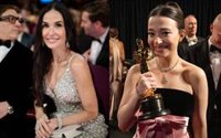Tras su polémica reacción al perder el Oscar, Demi Moore felicita a Mikey Madison (Anora)