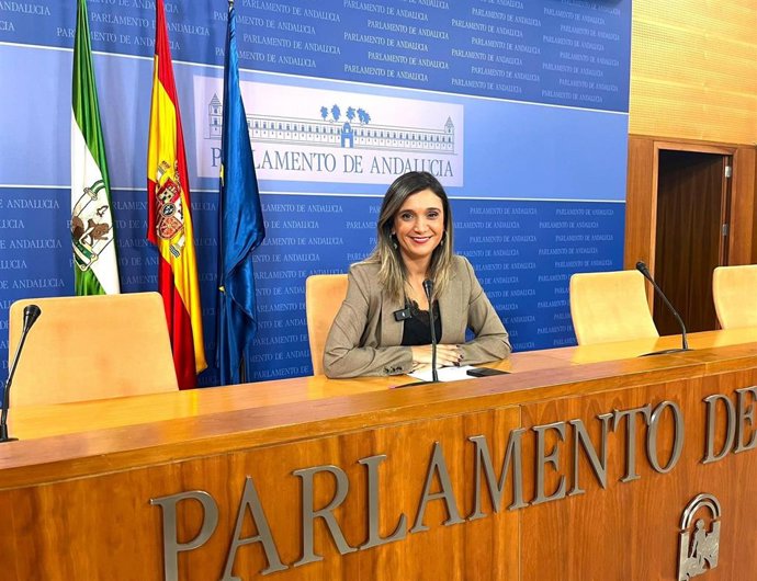 Archivo - La portavoz del PSOE-A, María Márquez, en rueda de prensa en el Parlamento andaluz. (Foto de archivo).