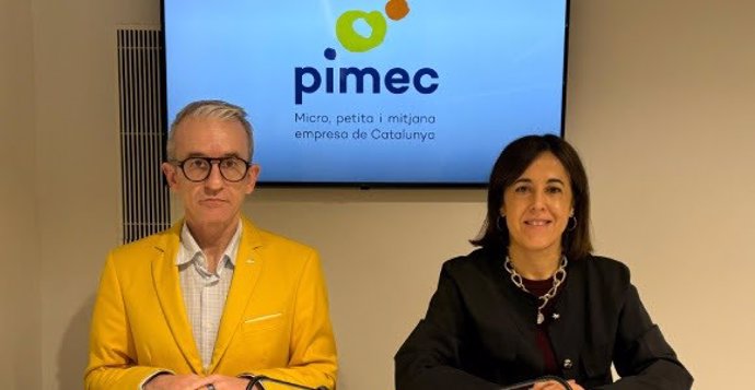 El secretari general de Pimec, Josep Ginesta, i la directora de l'àrea de Treball de l'entitat, Sílvia Miró