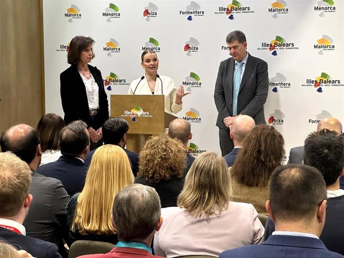 La presidenta del Govern, Marga Prohens, en la feria ITB Berlín
