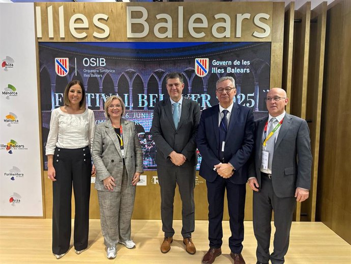 El conseller de Turismo, Jaume Bauzà (c), este martes en la presentación del Festival Bellver.