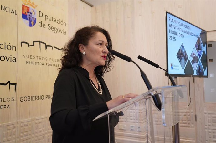 La diputada de Asistencia a Municipios e Igualdad, Pilar Martín,