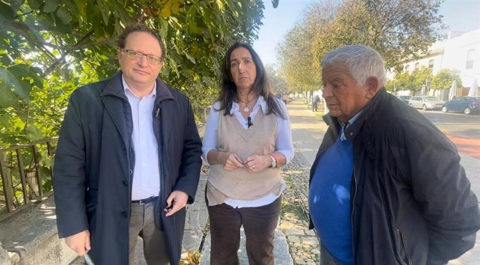 Visita de Vox a la ribera del Guadalquivir en Córdoba.