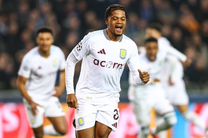 04 de março de 2025, Bélgica, Bruges: Leon Bailey, do Aston Villa, comemora após marcar o primeiro gol de sua equipe durante a partida de futebol das oitavas de final da Liga dos Campeões da UEFA entre Club Brugge KV e Aston Villa F.C. no Estádio Jan Brey