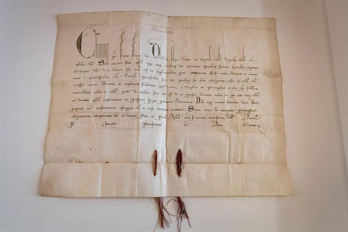 Documento, una Bula pontificia del Papa Clemente VI, restituida a la diócesis.