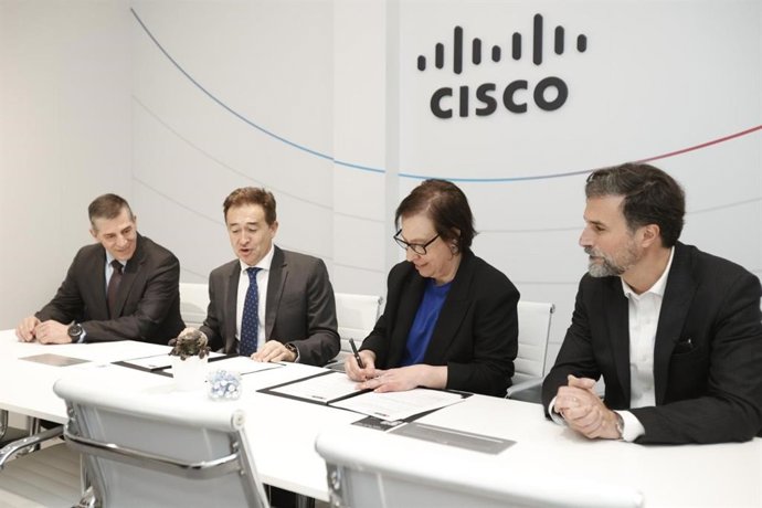 Barcelona Activa y Cisco firmando el acuerdo de colaboración