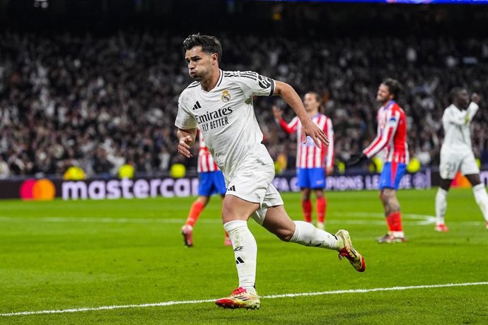 El delantero del Real Madrid Brahim Díaz marca al Atlético de Madrid en Champions. 