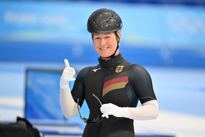 Archivo - 19 February 2022, China, Beijing: Claudia Pechstein of Team Germany reacts during warm-up ahead of the Women's Mass Start Semifinals at National Speed Skating Oval on Day Fifteen of the Beijing 2022 Winter Olympic Games. Photo: Peter Kneffel/dpa