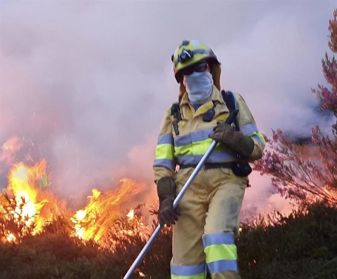 Efectivo del operativo contra los incendios forestales en Cantabria
