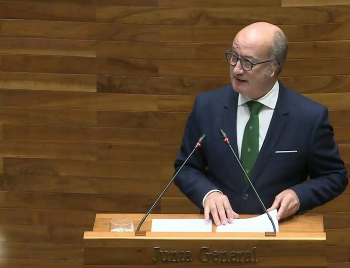 El diputado del PP en la Junta General Luis Venta