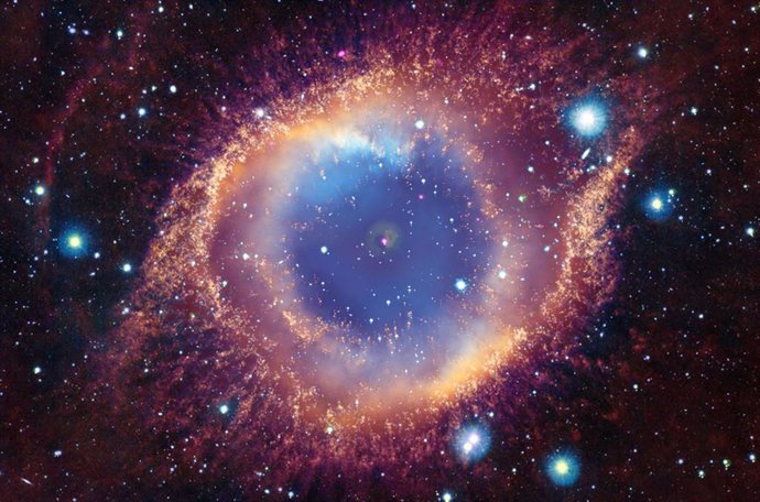 Imagem composta da Nebulosa Helix