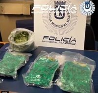 Detenido un hombre que vendía hojas de coca en una supuesta frutería de Usera