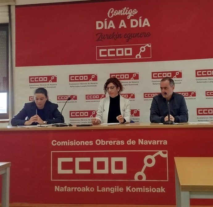 Imagen de la rueda de prensa de CCOO sobre las licitaciones públicas del Ayuntamiento de Pamplona