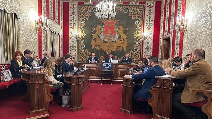 Imagen del pleno extraordinario del Ayuntamiento de Alicante, celebrado el miércoles 5 de marzo de 2025.