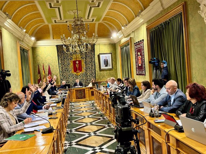 Pleno en el Ayuntamiento de Cuenca.