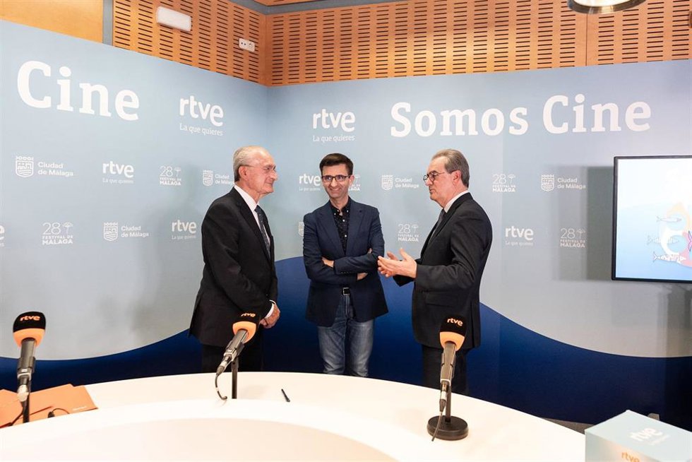 El alcalde de Málaga, Francisco de la Torre; el director del Festival de Málaga, Juan Antonio Vigar, y el presidente de RTVE, José Pablo López