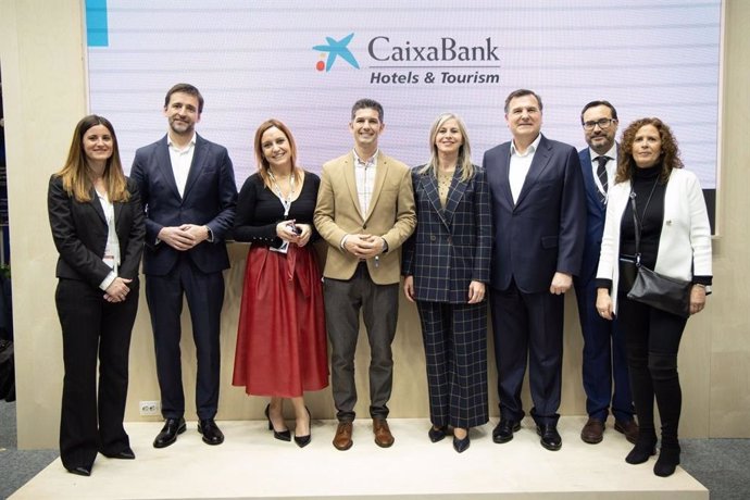 CaixaBank y Hosbec renuevan su convenio de colaboración para "impulsar y dinamizar" el sector turístico.
