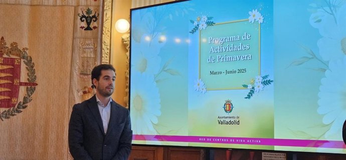 El concejal de Personas Mayores, Familia y Servicios Sociales, Rodrigo Nieto, presenta la Programación de Actividades de Primavera 2025 en los Centros de Vida Activa