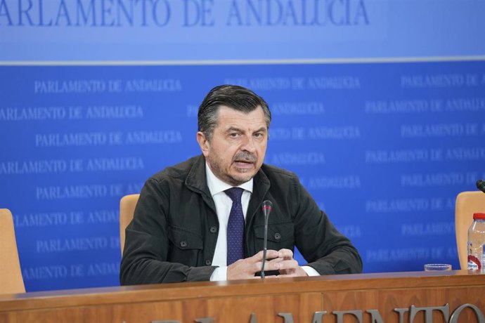 El portavoz del PP-A en el Parlamento andaluz, Toni Martín, este miércoles