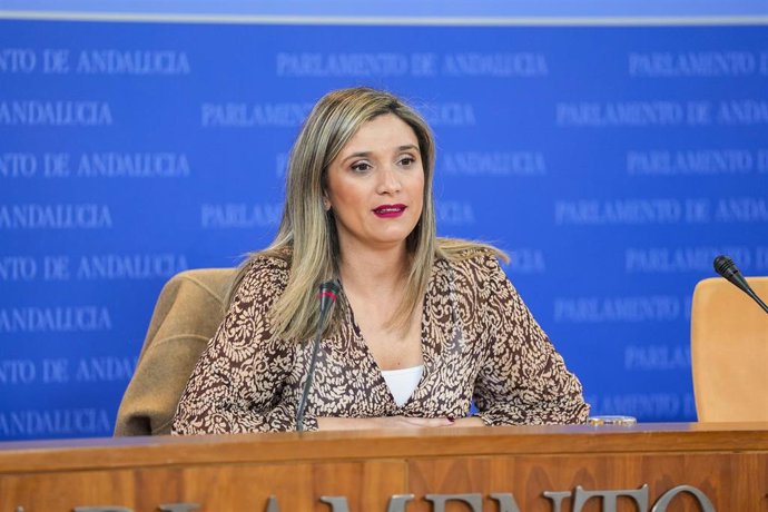 La portavoz del Grupo Parlamentario Socialista, María Márquez, este miércoles en rueda de prensa.