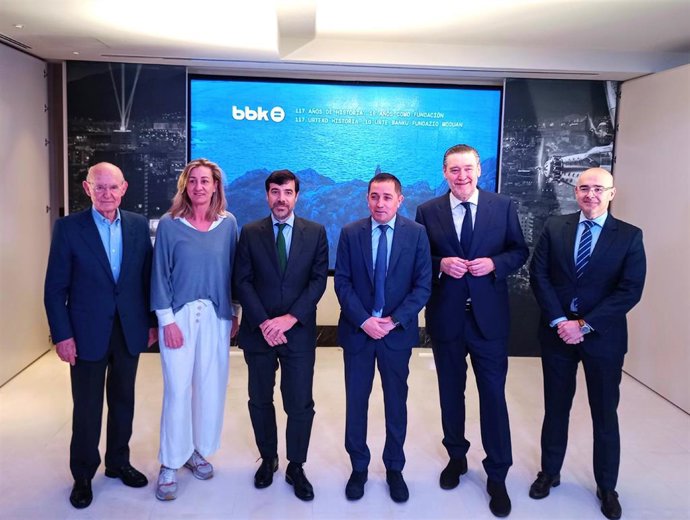 Pedro Luis Uriarte, Isabel Iturbe, Antón Arriola, Xabier Sagredo, Miguel Zugaza y Eduardo Ruiz de Gordejuela