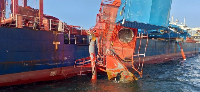 Barco chino retenido en el puerto de Punta Langosteira