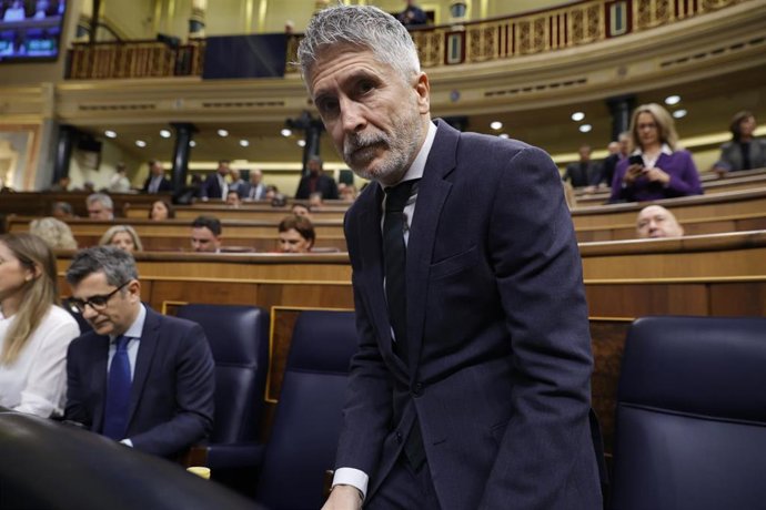 El ministro de Interior, Fernando Grande-Marlaska, interviene durante una sesión de control al Gobierno en el Congreso de los Diputados