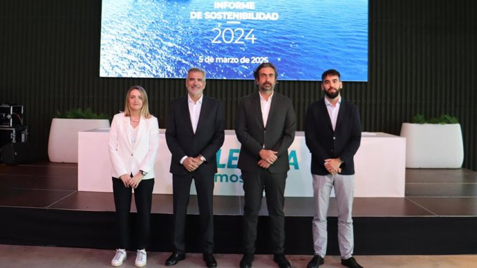De izquierda a derecha: Pilar Boix, directora de Comunicación de Baleària; Adolfo Utor, presidente de Baleària; Georges Bassoul, director general de Baleària, y Guillermo Utor, vicepresidente de Baleària.