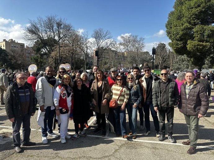 Representantes del PSOE en el Parque Tío Jorge durante la Cincomarzada 2025.