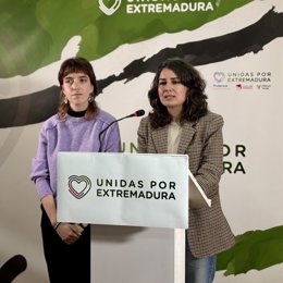 Las diputadas de Unidas por Extremadura Nerea Fernández e Irene de Miguel en rueda de prensa