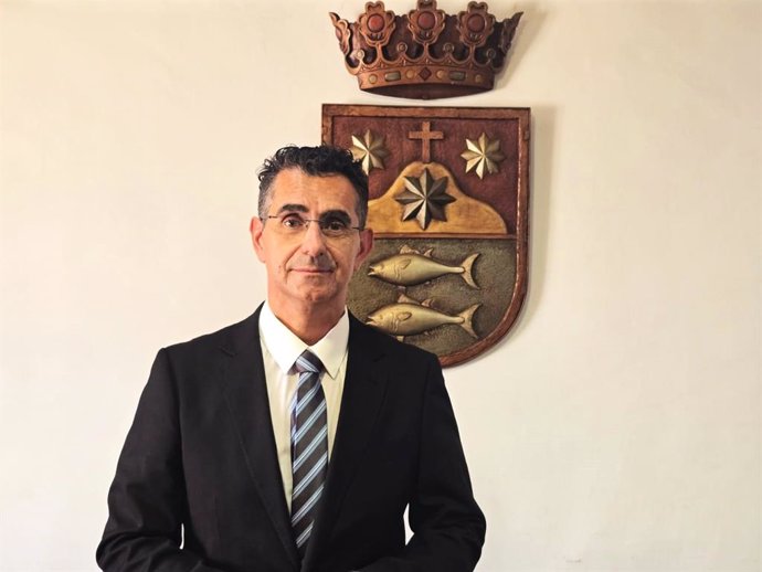 Archivo - Miguel Molina, alcalde de Barbate, en una imagen de archivo.