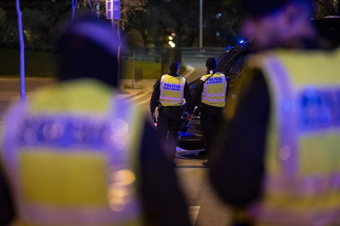 Archivo - Agentes de Seguridad Ciudadana y del Área Regional de Recursos Operativos (Arro) de los Mossos d'Esquadr, en una imagen de archivo.