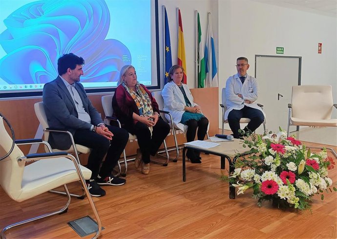 Acto de presentación en en el Hospital Infanta Elena de Huelva de la película 'La vida en una gota'.