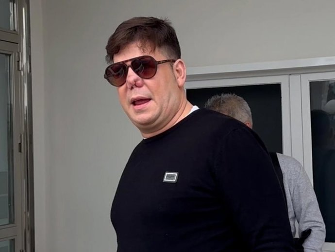 LUCAS, DE 'ANDY LY LUCAS', EN EL ÚLTIMO ADIÓS A SU HERMANO