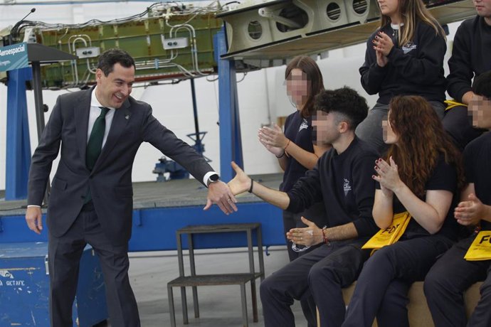 Archivo - El presidente de la Junta, Juanma Moreno, durante la inauguración del Centro de FP Aeroespacial Javier Imbroda. A 16 de octubre de 2024, en La Rinconada, Sevilla (Andalucía, España). (Foto de archivo).