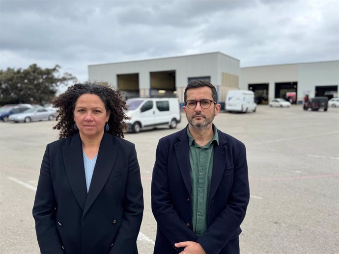 La portavoz del grupo socialista en el Consell de Mallorca, Catalina Cladera, en la ITV de Son Oms. 