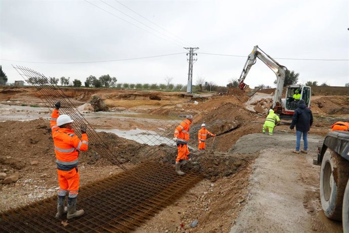 Trabajos de reconstrucción de accesos provisionales a Cheste desde la A-3