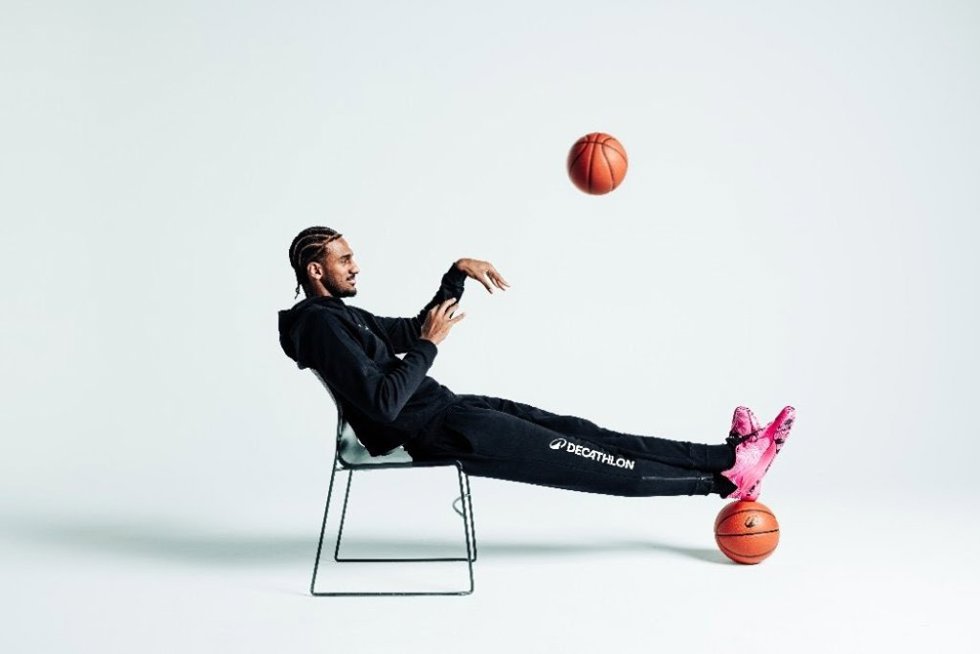 Archivo - La estrella de los Wizards  Alex Sarr 'ficha' como embajador de Decathlon.
