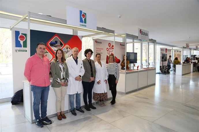 La Academia Vasca de Policía y Emergencias participa en el encuentro entre empresas, tituladas y estudiantes de UPV/EHU