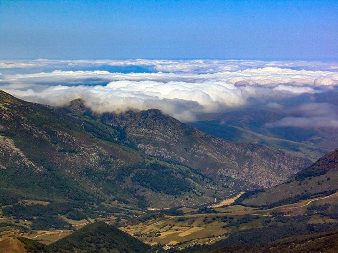 Archivo - Paisaje de las comarcas que unirá la carretera Reinosa-Potes