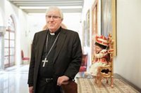 El arzobispo de Sevilla pide "armonizar" la vida en el centro con el turismo: "Es una odisea cruzar a veces la Avenida"