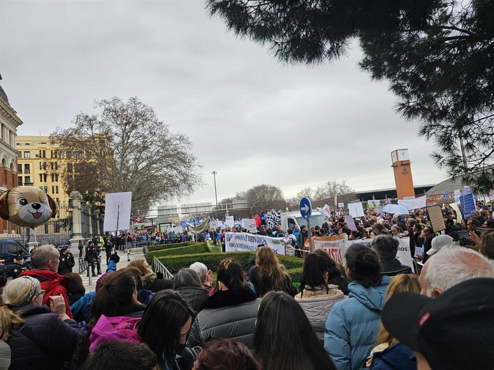 Unos 4.000 veterinarios piden a Agricultura la derogación de la norma que les impide dispensar medicamentos a animales.