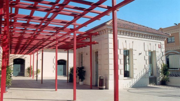 'El Patio Encendido' Vuelve A La Lonja Del Pescado De Alicante Con Talleres, Visitas Guiadas Y Música.