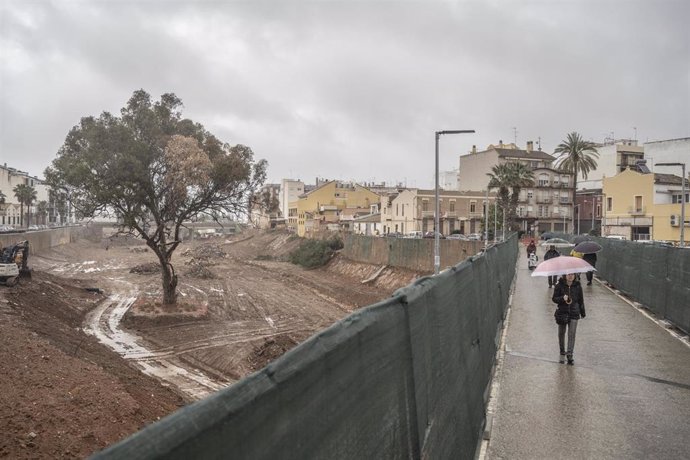 Lluvias en la Zona del barranco de Paiporta, a 3 de marzo de 2025, en Paiporta, Valencia, Comunidad Valenciana (España). Los municipios afectados por la DANA del pasado 29 de octubre han reforzado las medidas preventivas ante la alerta nivel amarillo por 