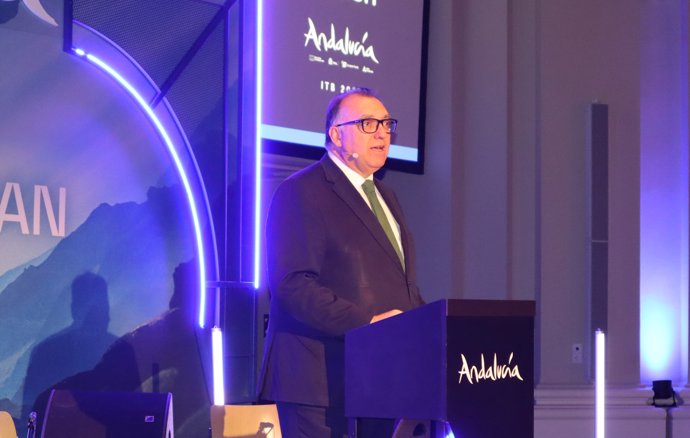 El consejero de Turismo y Andalucía Exterior, Arturo Bernal, en la Bolsa Internacional de Turismo (ITB) de Berlín.