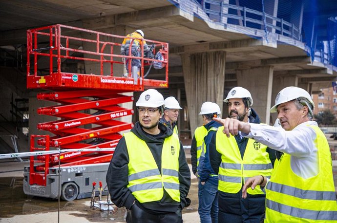 Kiat Lim visitó las obras del Nou Mestalla