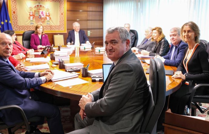 Archivo - El magistrado del Tribunal Constitucional, José María Macías, durante un pleno jurisdiccional.