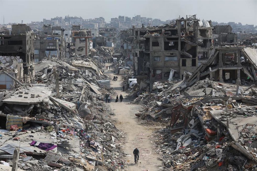 Vista general de la destrucción por los bombardeos israelíes en Jabalia, en la Franja de Gaza