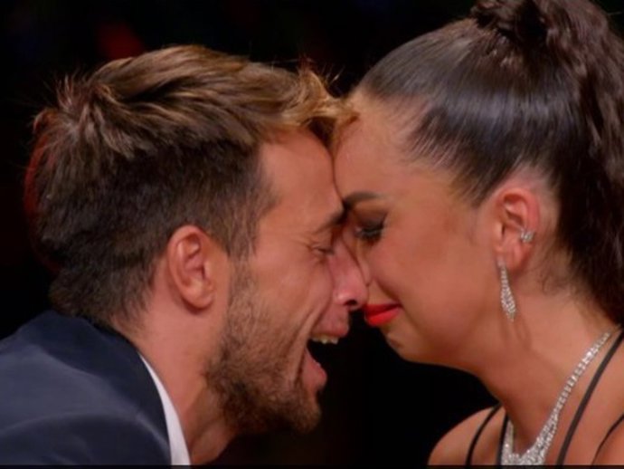 José Carlos Montoya y Anita Williams en su hoguera final en 'La Isla de las Tentaciones'